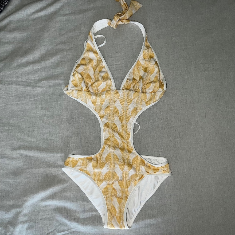 l * space Patterned One-Piece, NWOT